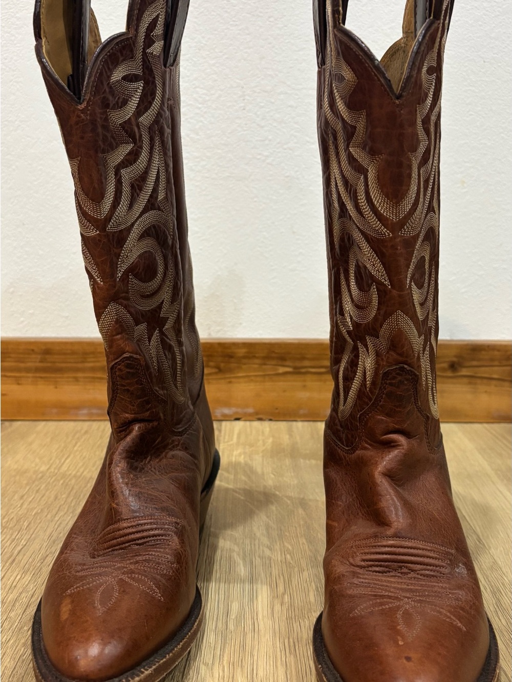 WOMEN Justin Boots Cognac Brown Leather Western Cowboy Boots Scalloped Tops - Picture 9 of 9